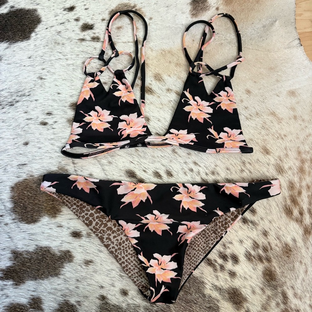 ACACIA Swimwear Aloha Floral Two Piece Set‎ Kekaha Top Waikoloa Bottom Size XS/S